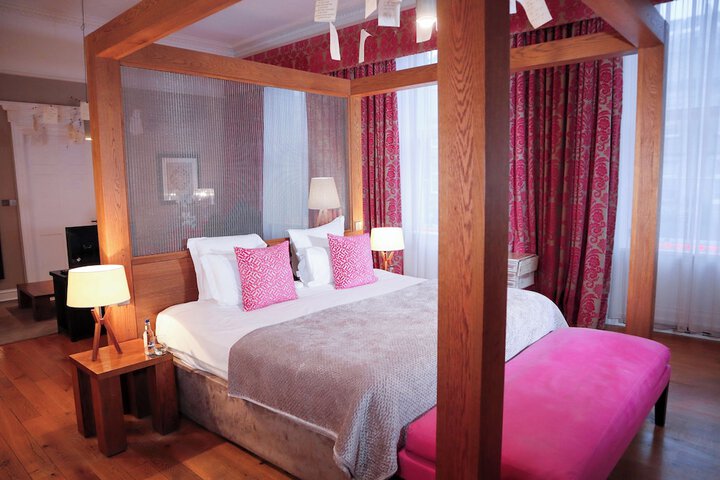 Room 15 of 70