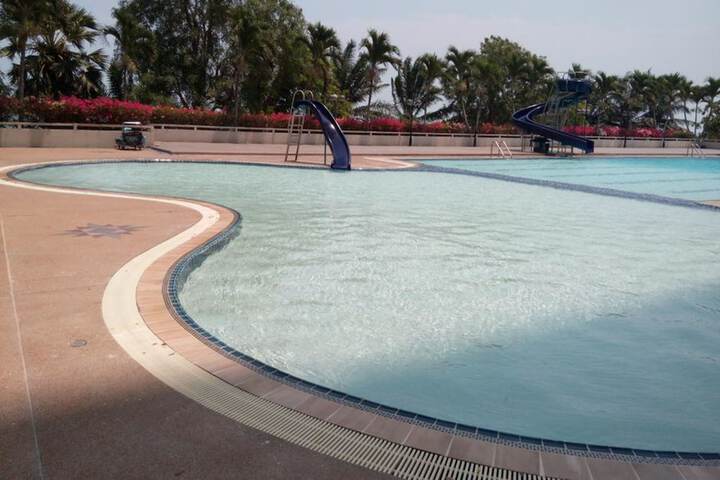 Pool 10 of 20