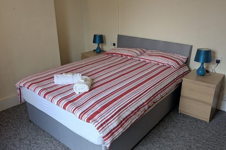 Room 6 of 27