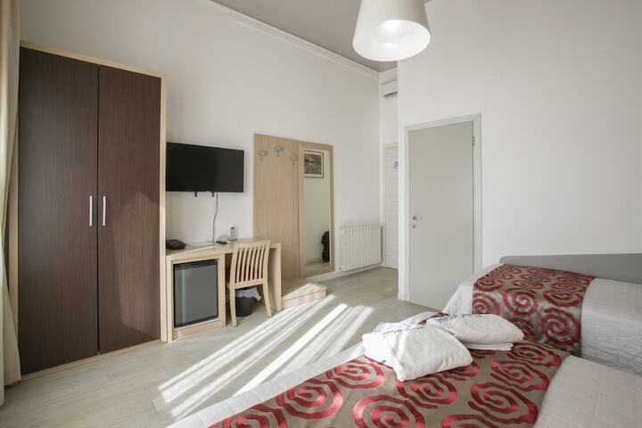 Room 15 of 96
