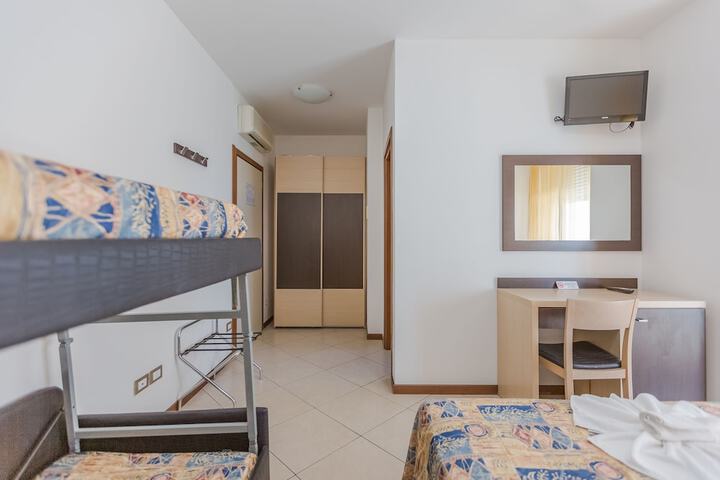 Room 62 of 112