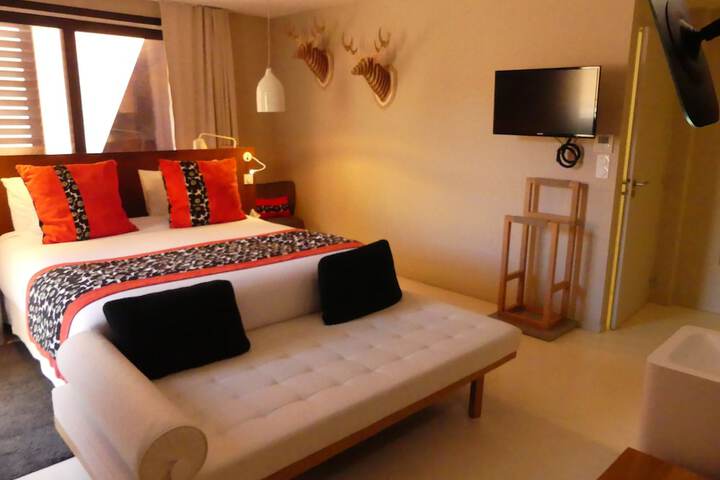 Room 44 of 101