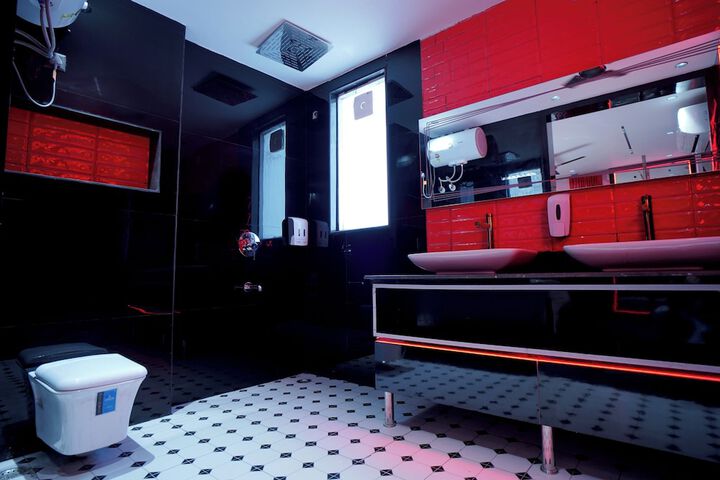 Room 100 of 149