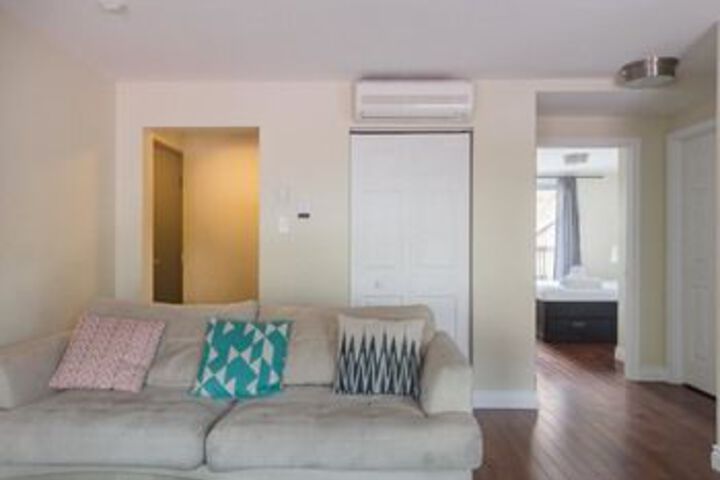 Room 9 of 12