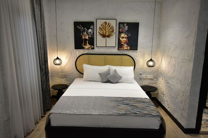Room 7 of 35