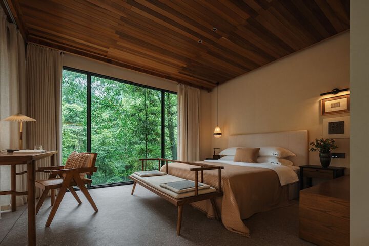 Room 28 of 55