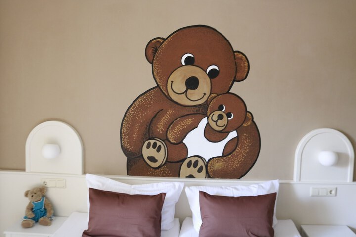 Room 8 of 92