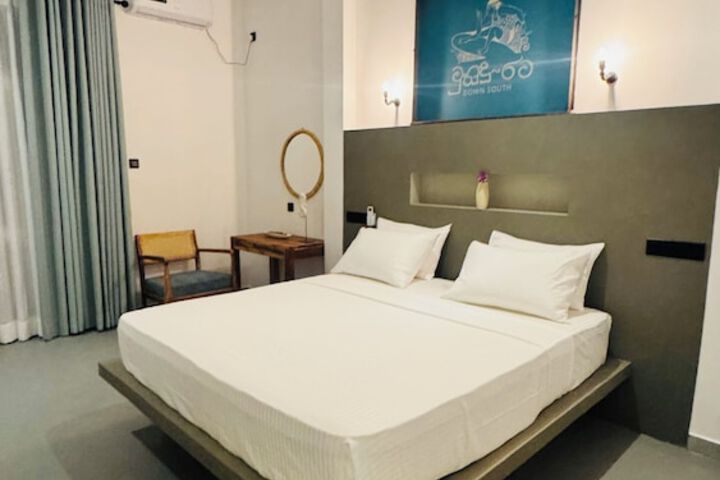 Room 9 of 32