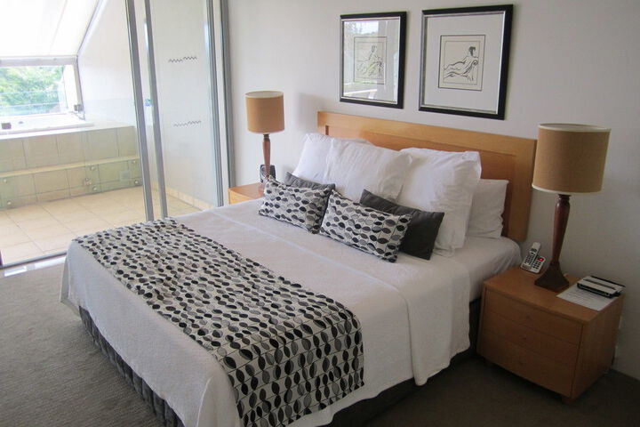 Room 3 of 11