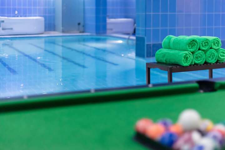Pool 52 of 102