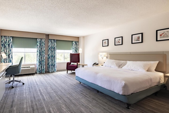 Room 9 of 28