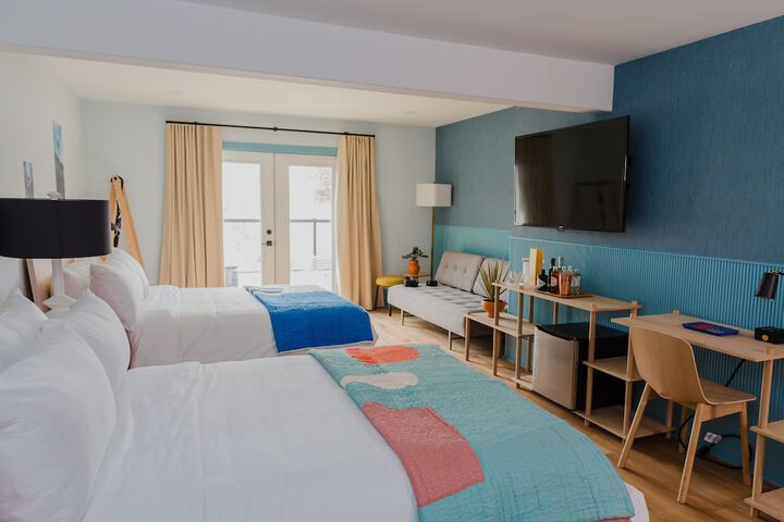 1 Queen Bed (2 of 29)