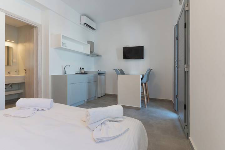 Room 3 of 56