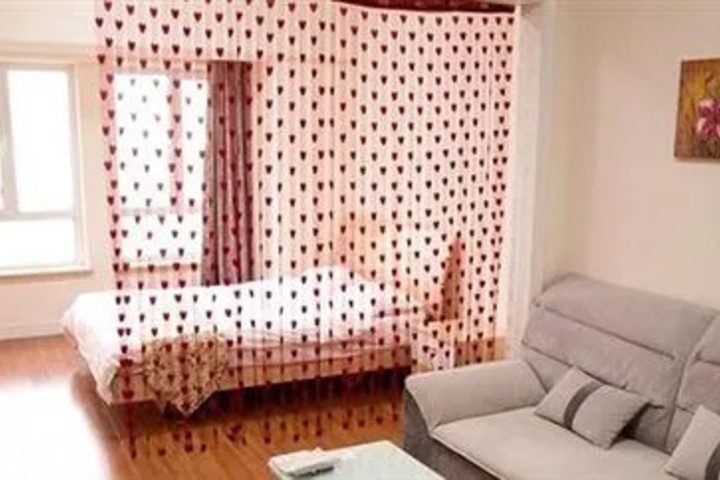 Room 5 of 6