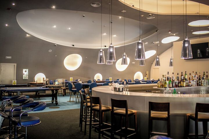 Lounge 198 of 276
