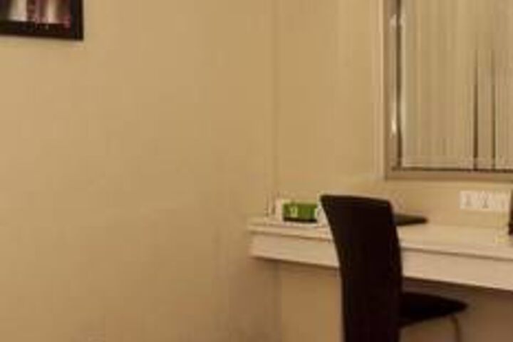 Room 11 of 83