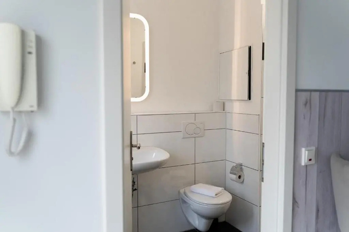 Room 11 of 22