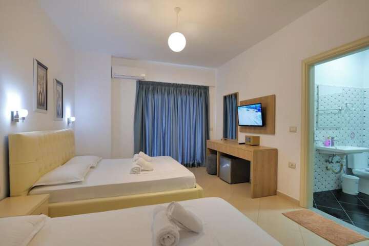 Room 4 of 31