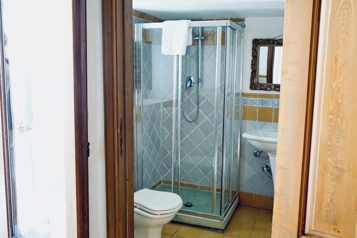 Room 27 of 41