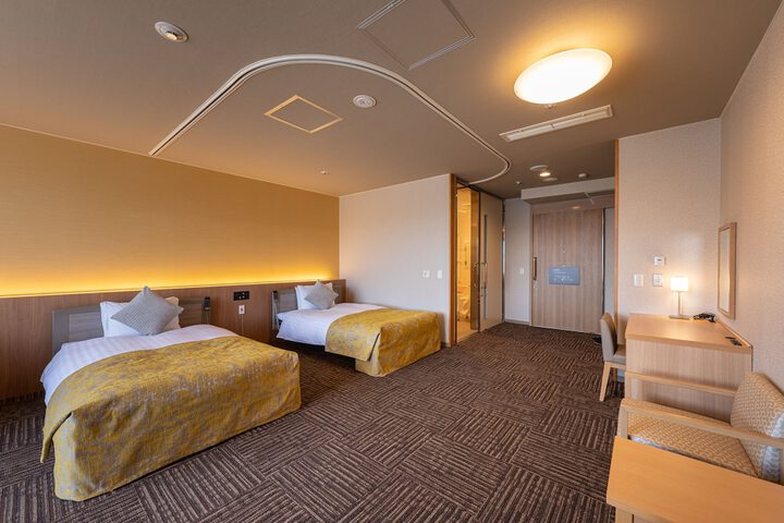 Room 17 of 107