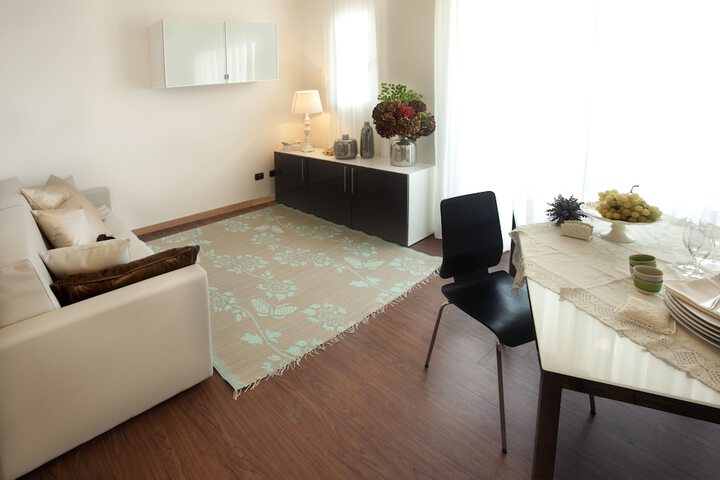 Room 17 of 31