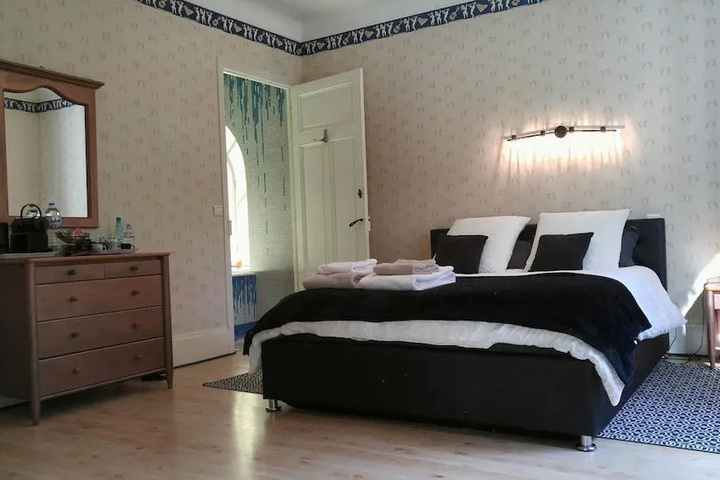 Room 2 of 13