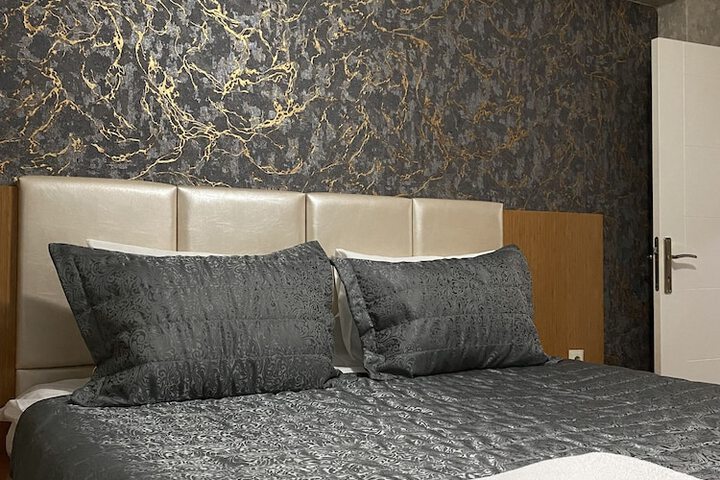 Room 8 of 37