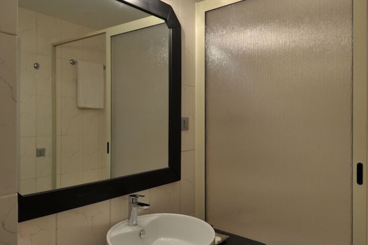 Room 25 of 53