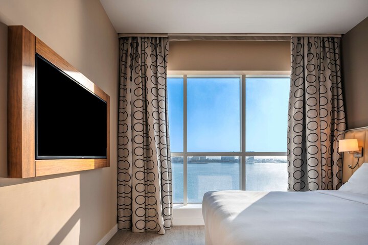 Room 93 of 268