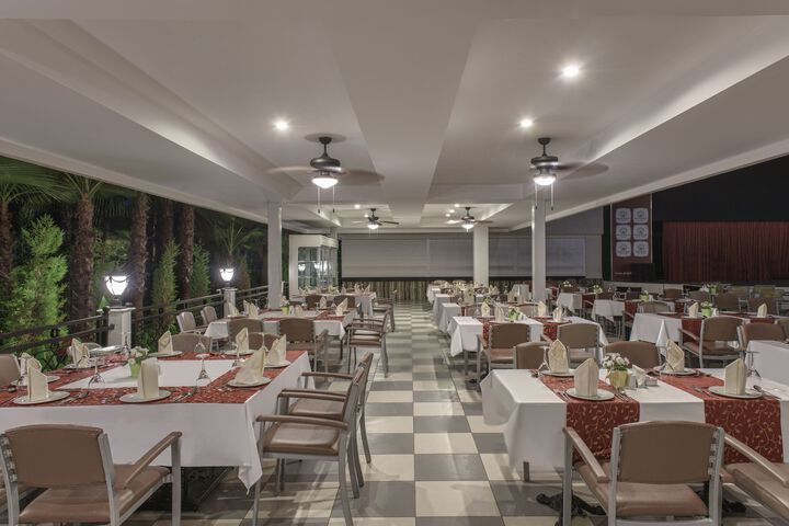 Dining 36 of 72