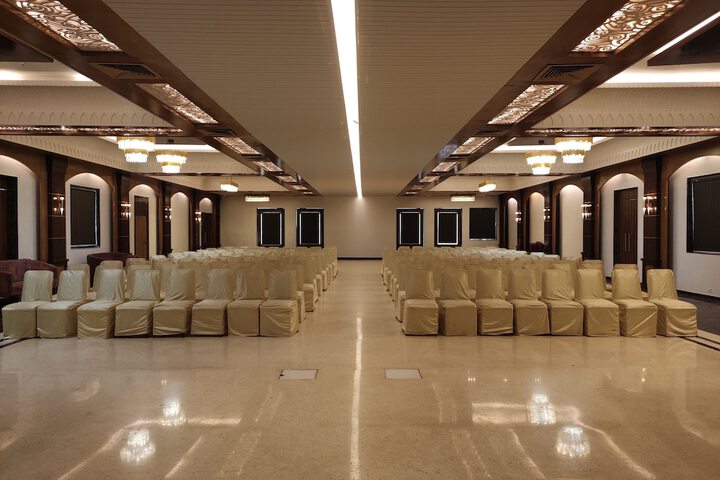 Ballroom/Hall 62 of 72