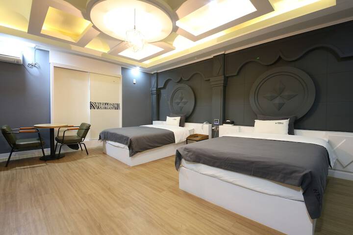Room 20 of 49