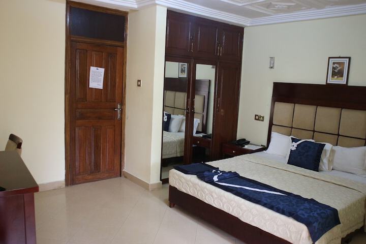 Room 11 of 47