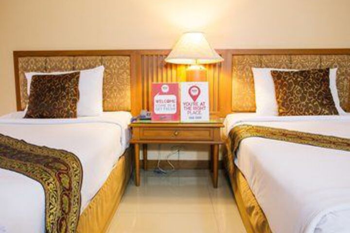 Room 8 of 27