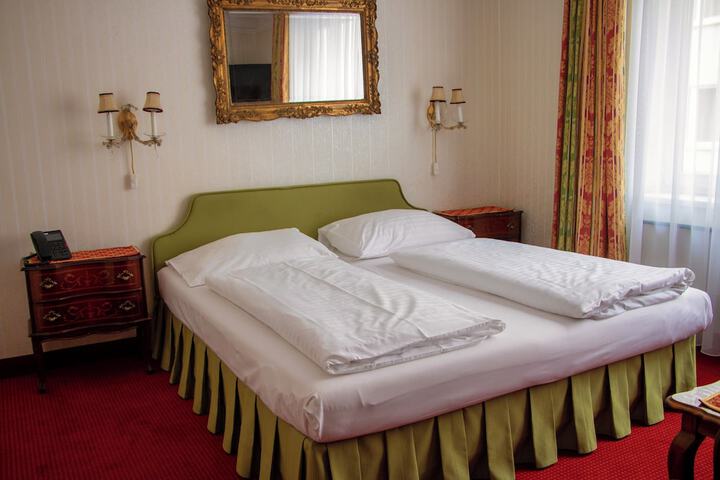 Room 30 of 40