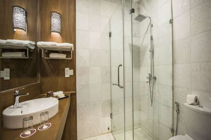 Room 14 of 28