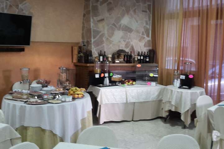 Breakfast/Coffee Service 28 of 48