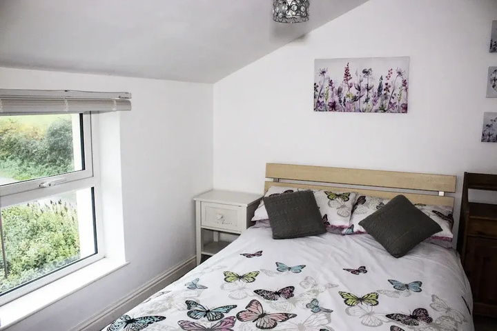 Room 4 of 13