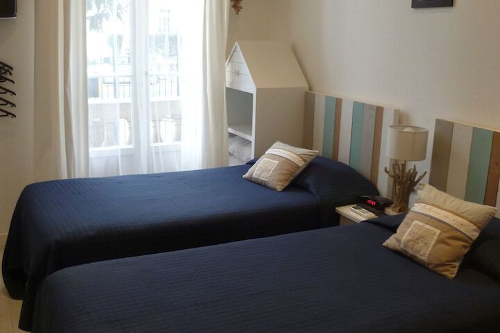 Room 27 of 114