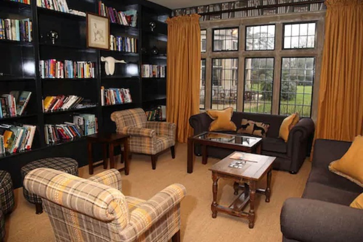 Guest Lobby