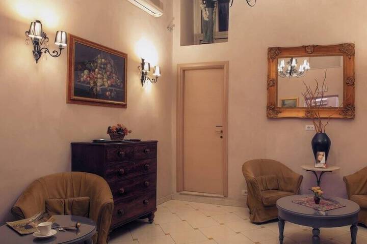 Guest Lobby