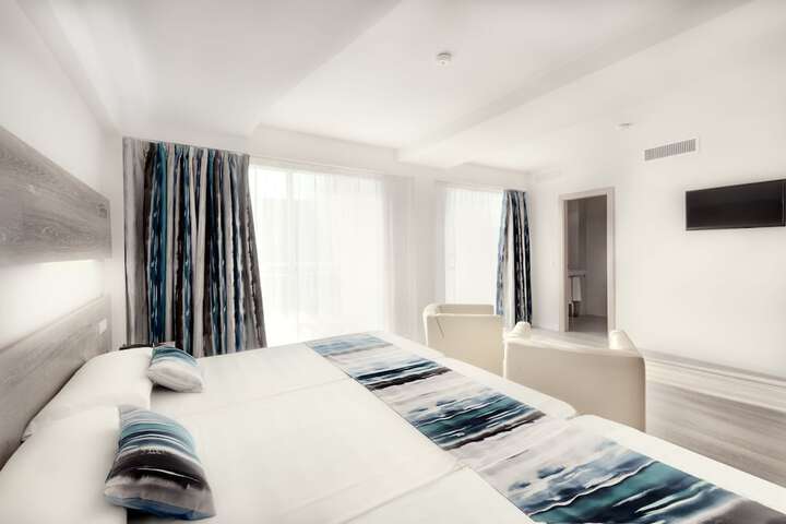 Room 15 of 35