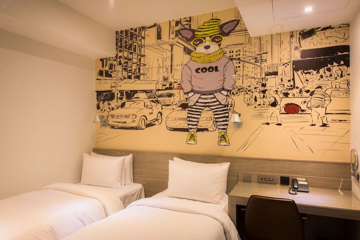 Room 37 of 96