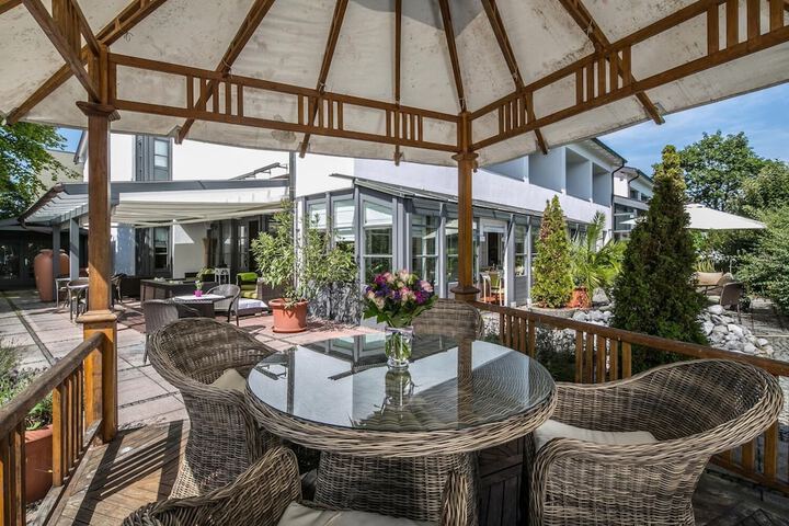 Terrace/Patio 16 of 33