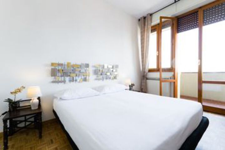 Room 15 of 26