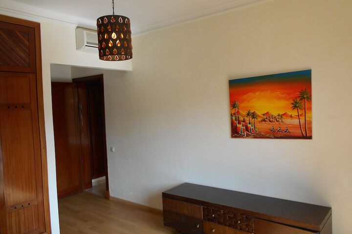 Room 5 of 27