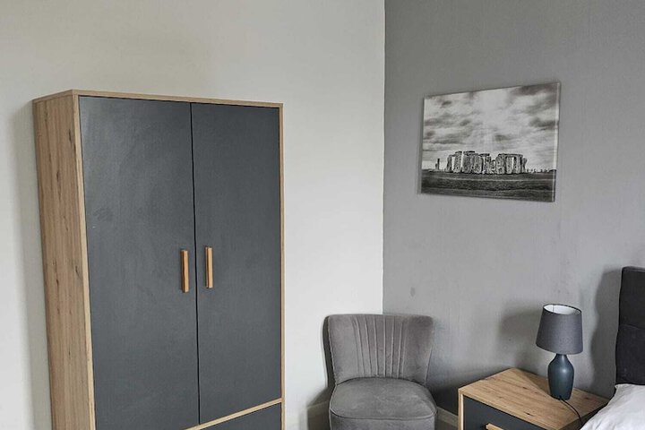 Room 5 of 28