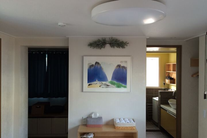 Room 10 of 68