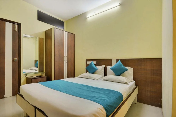 Room 2 of 11
