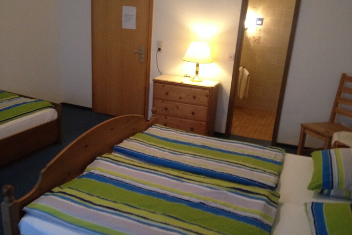 Room 7 of 32